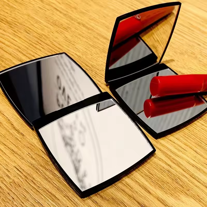 180° Portable and Compact Mirror