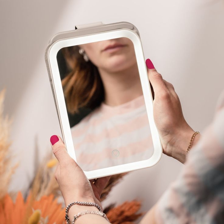 Traveling Portable Mirror