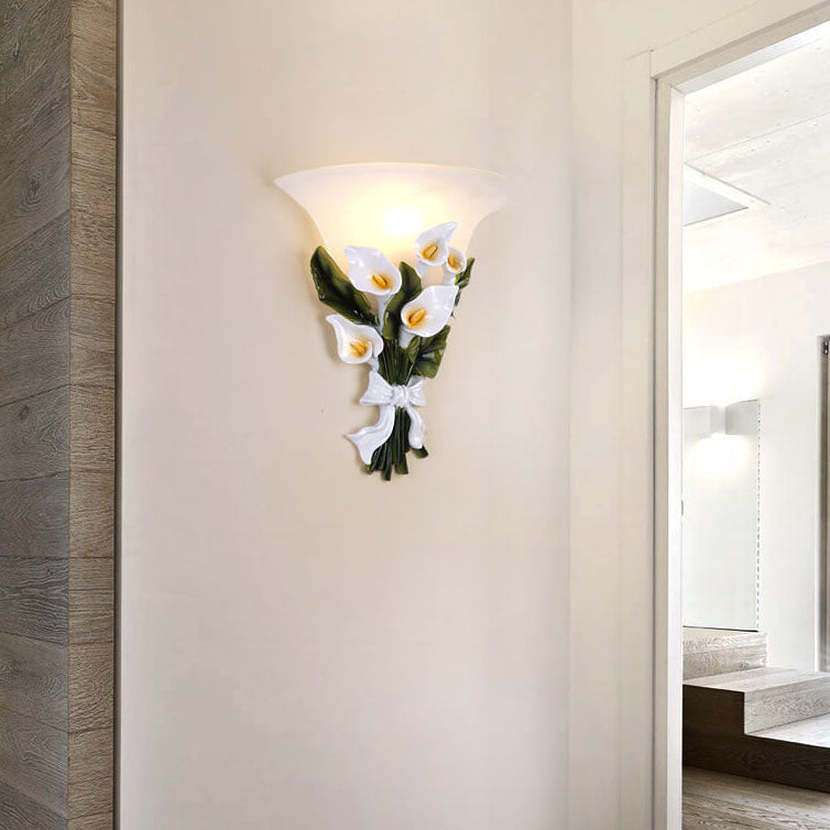 Elegant Floral Single Arm Wall Lamp - Glamry