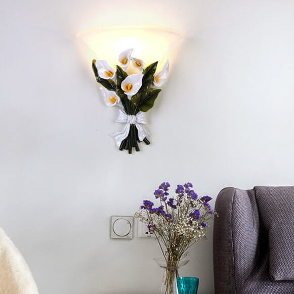 Elegant Floral Single Arm Wall Lamp