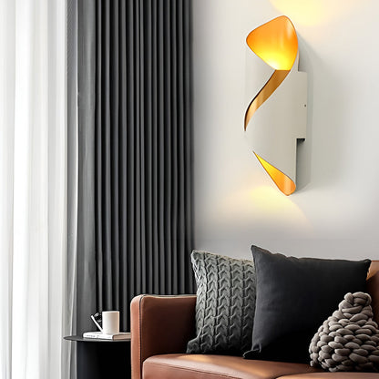 Energy Efficient Outdoor Wall Lamp