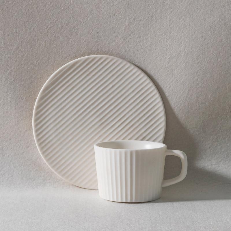Classic Ceramic Coffee Mug Set in Gray and White