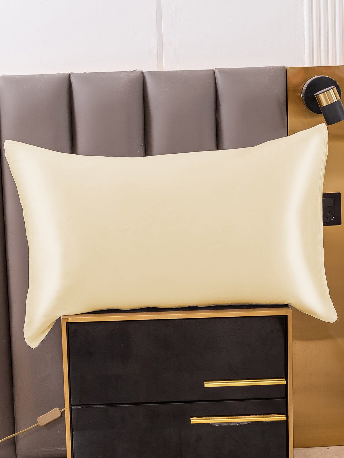 Soft 100% Silk Pillowcase with Hidden Zipper