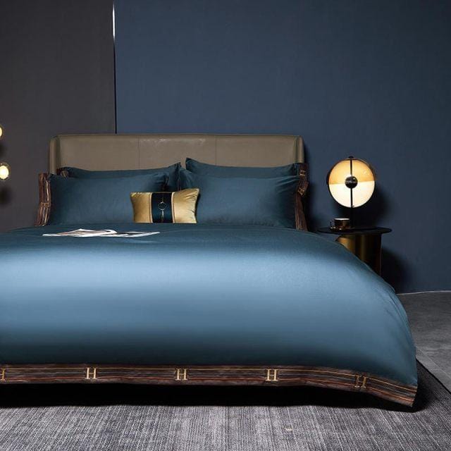 Luxurious Blue Bedding Set